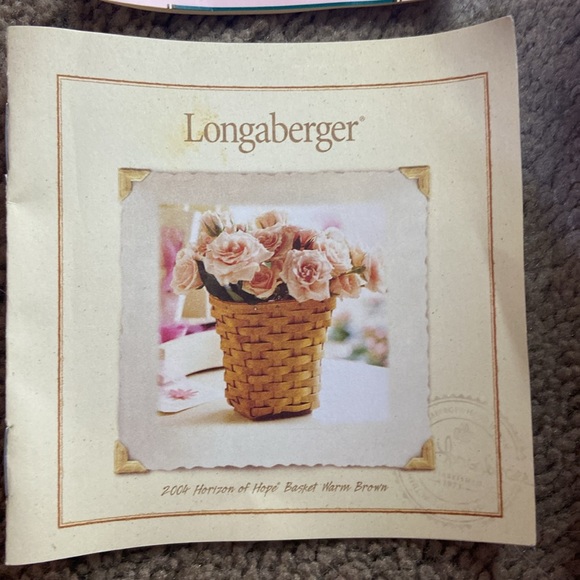 Longaberger Horizon of Hope 2004 Basket, Lid and Liner Included - Picture 5 of 12